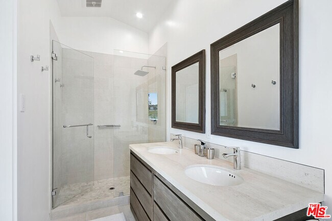 Building Photo - 6817 Seawatch Ln