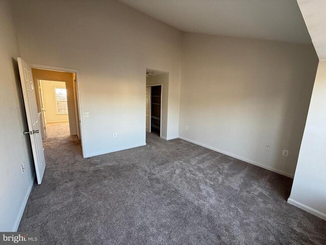 Building Photo - 22976 Fontwell Square