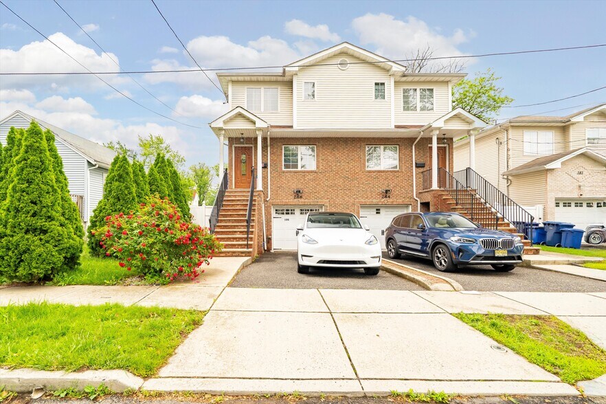 Primary Photo - 286 James St