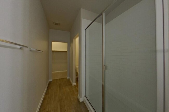 Building Photo - 15012 Custis Ln