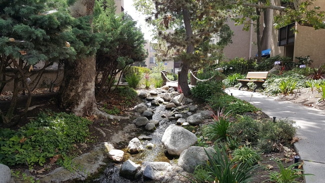 Building Photo - 12111 Summertime Ln