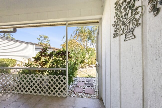 Building Photo - 1023 Pine Isle Ln