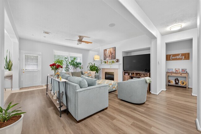 Building Photo - 19343 Dickson Park Dr