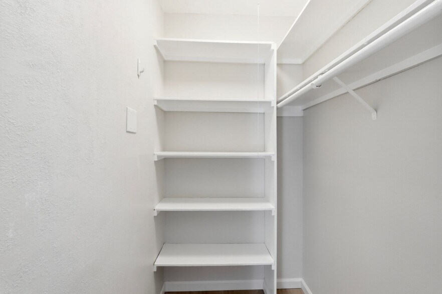 Building Photo - 27735 Mountain Meadow Rd