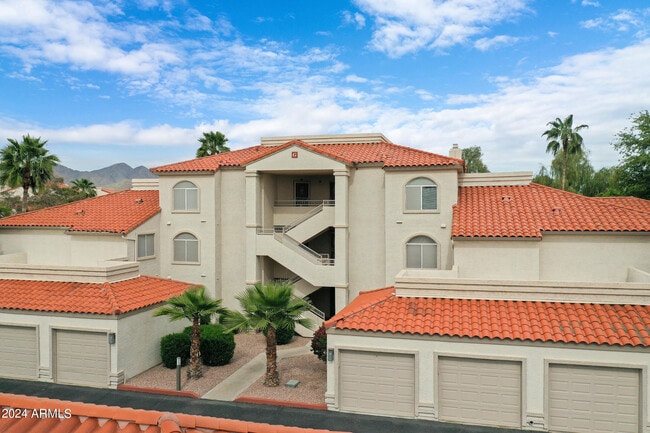 Building Photo - 10080 E Mountainview Lake Dr
