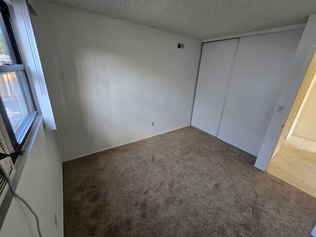 Building Photo - Spacious 4 Bedroom Home with 2-Car Garage & Large Living Areas