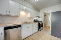 Building Photo - SF-066-601 &amp; 603 South 16th Street Duplex