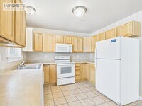 Building Photo - 3 Bedroom Condo in Belgrade