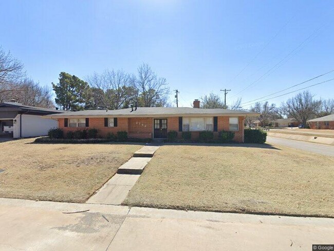 Primary Photo - 2152 Huntleigh Dr