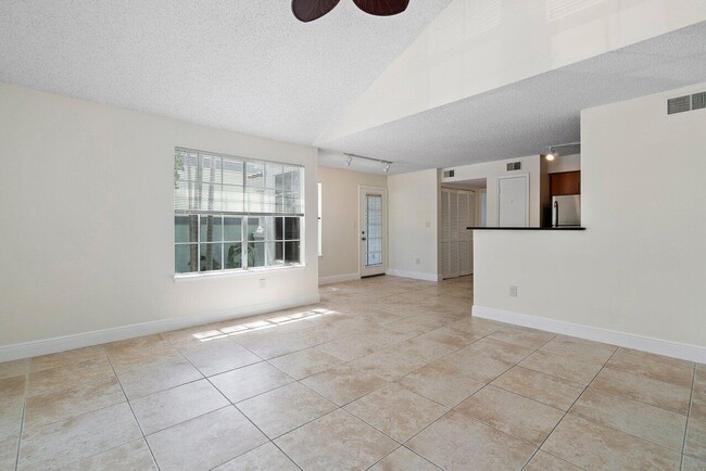 Building Photo - 1275 Crystal Way