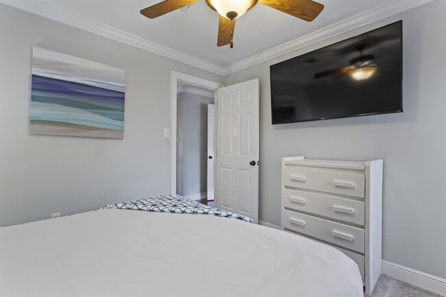 Building Photo - 1317 Beards Cove Dr