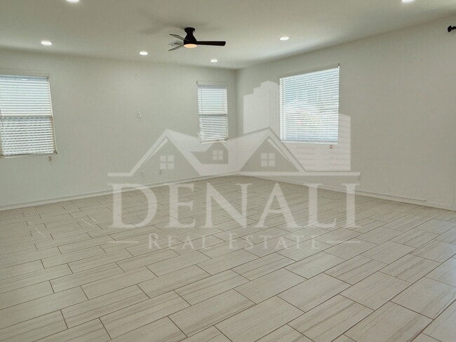 Building Photo - 11326 E Unger Ave