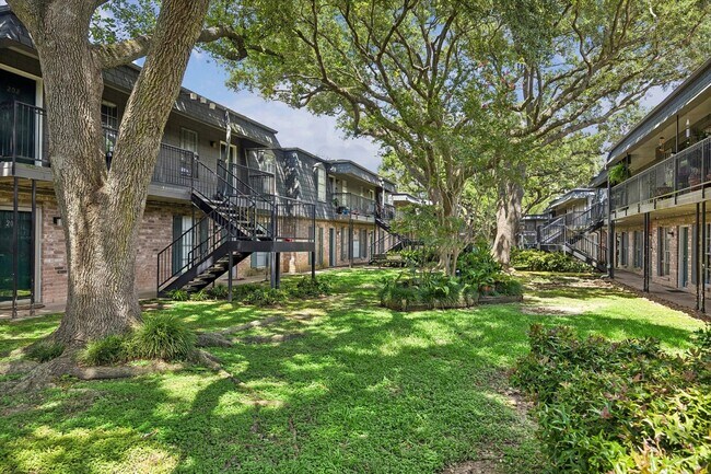 Building Photo - 8939 Gaylord Dr