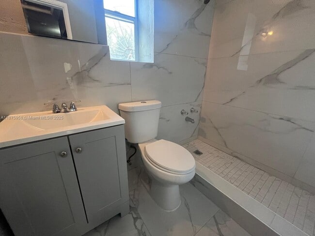 Building Photo - 1330 NE 203rd St