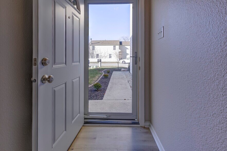 Building Photo - 348 Atherton Dr