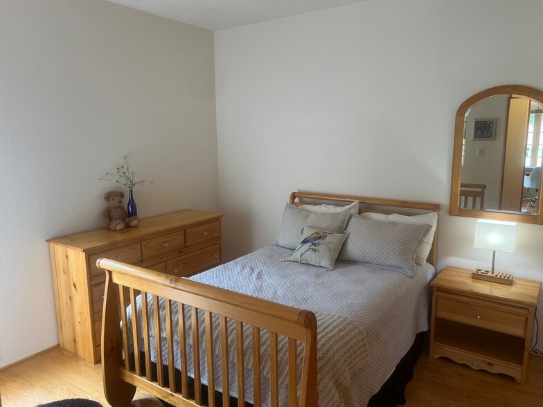 Building Photo - 2504 Griegos Pl NW