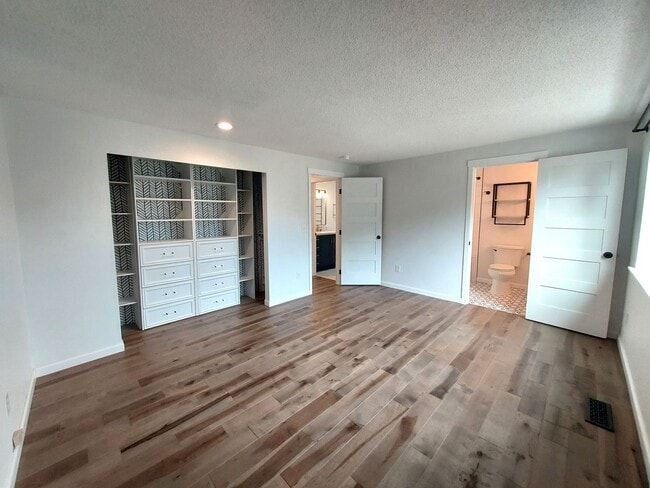 Building Photo - Charming and One of a Kind Three Bedroom