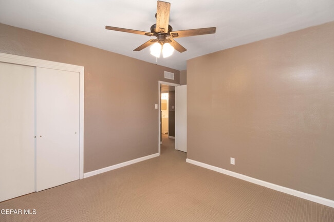 Building Photo - 321 Walsh Ln