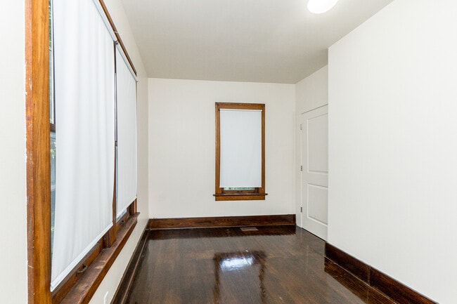 Building Photo - 1014 Woodlawn Ave