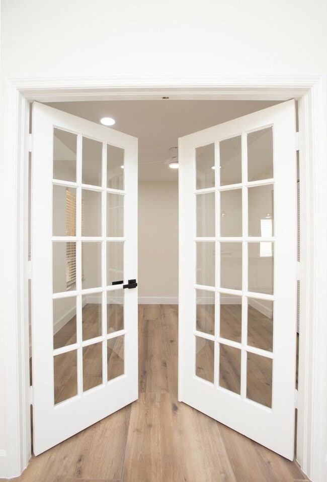 Building Photo - 10881 La Salinas Cir