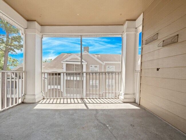 Building Photo - 8300 Elm Park Dr