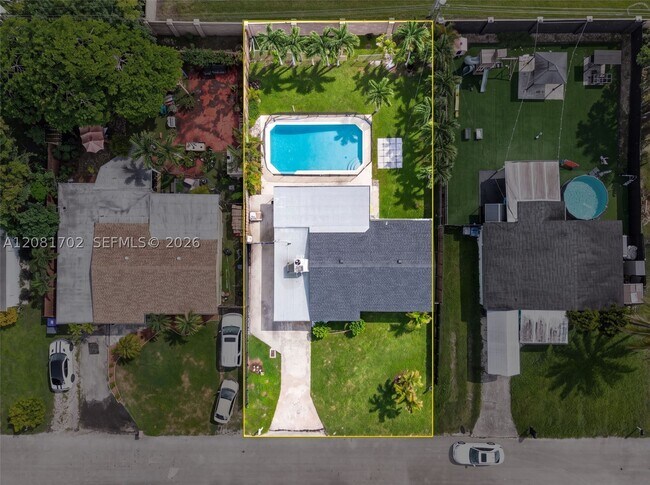 Building Photo - 3036 N 58th Ave