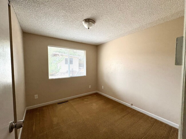 Building Photo - Spacious 3-Bedroom Home with Large Deck