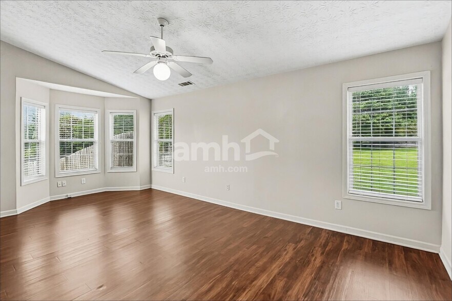 Building Photo - 1552 Armende Cir