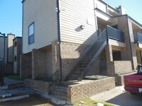Building Photo - 3022 Forest Ln