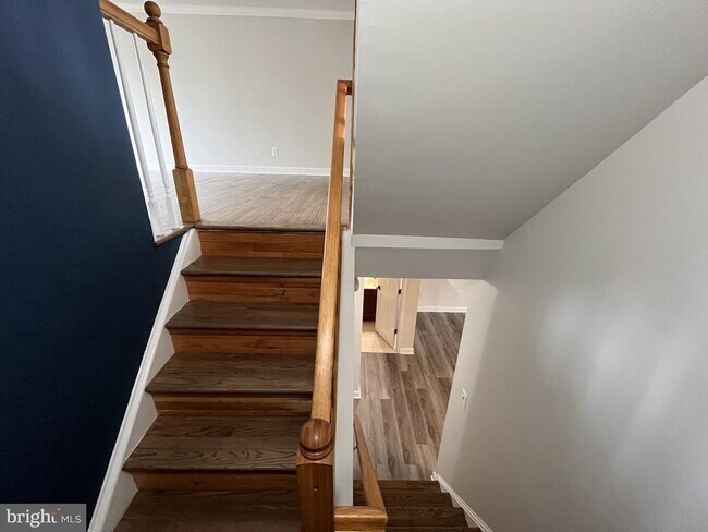 Building Photo - 3762 Farmland Dr