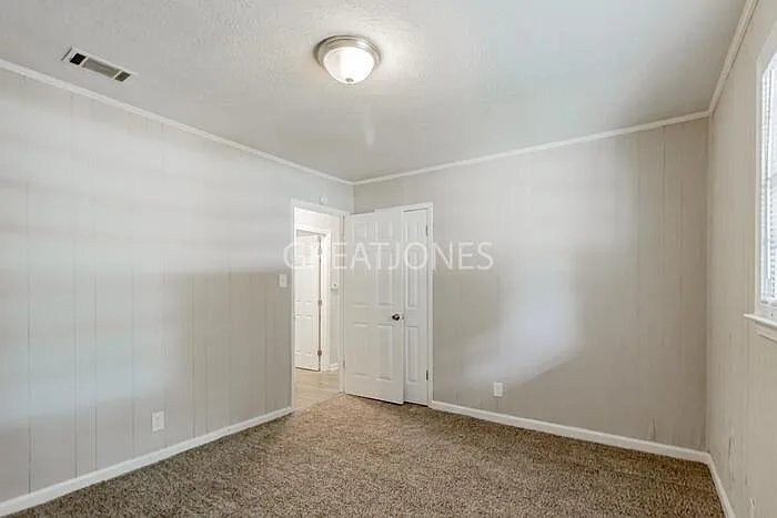 Building Photo - 928 Perry Dr
