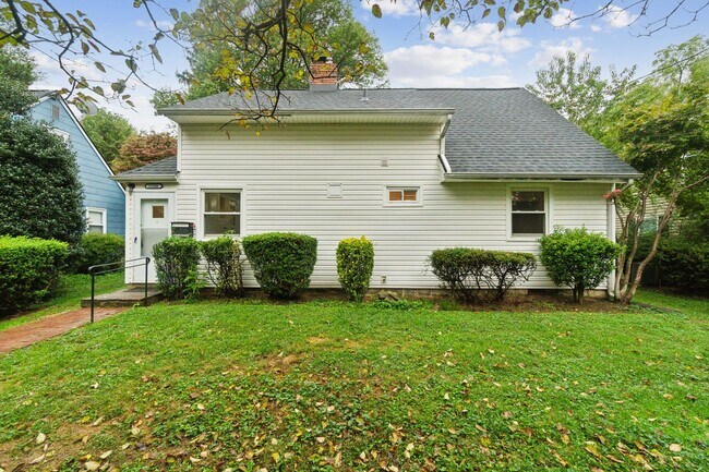Building Photo - Charming Updated 4BR/2BA Cape Cod in Twinbrook- Rockville