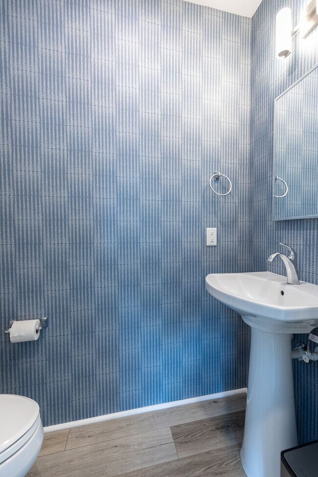 Building Photo - NorthPark 3Bedroom, 2.5 Bathroom SFH