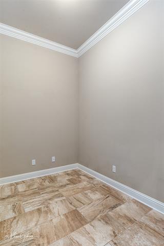 Building Photo - 1013 Green Wood Cir