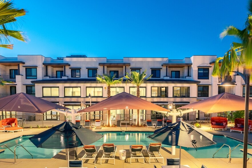 Building Photo - Everleigh Palm Desert 55+ Active Adult Apartment Homes