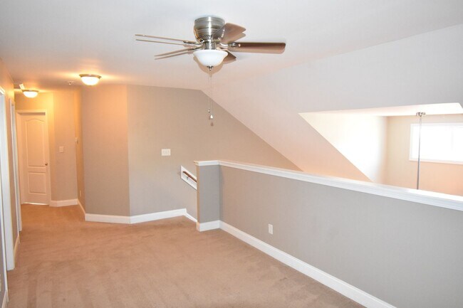 Building Photo - 4 Bedrooms and 2.5 Bath in Patriot Park Vi...