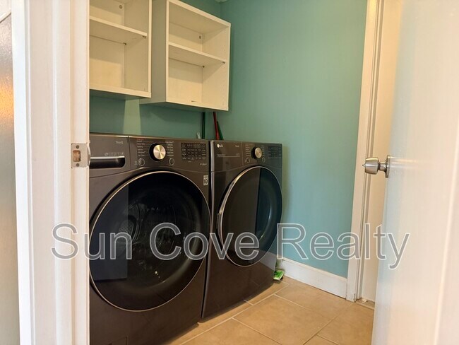 Building Photo - 4017 Paddlewheel Dr