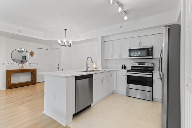 Building Photo - 6851 SW 44th St