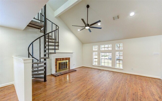 Building Photo - 16830 Scenic Gardens Dr