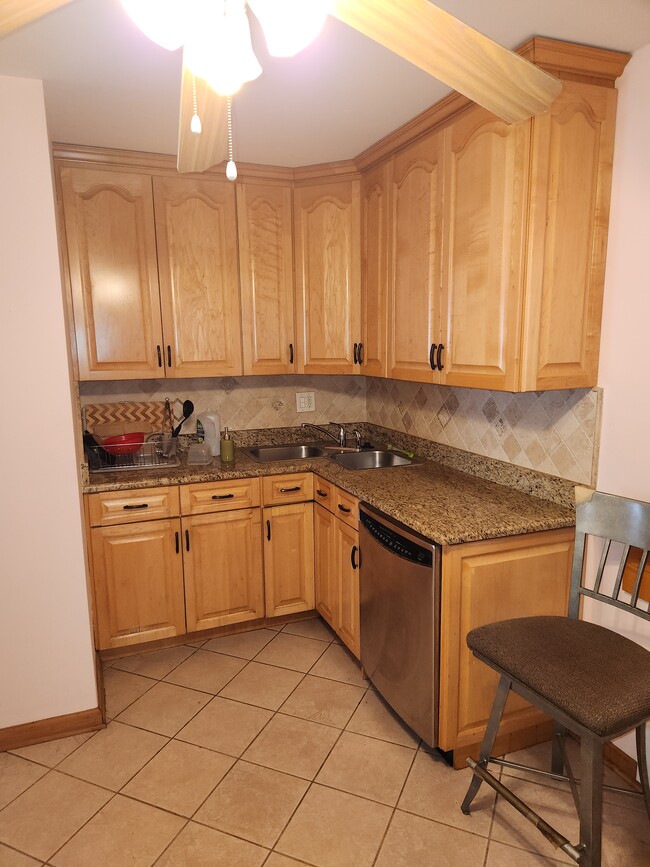 KITCHEN - 6705 W Irving Park Rd