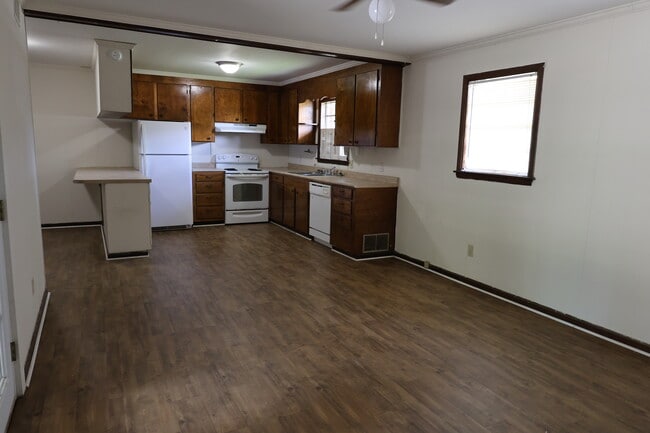 Building Photo - 101 Catherine Ave