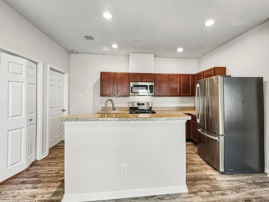 Building Photo - 6107 El Granate Dr