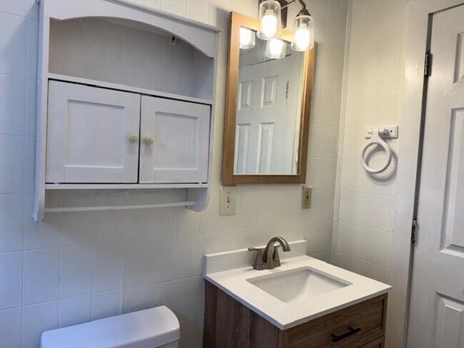 Building Photo - Old Maco Road