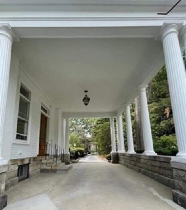 Building Photo - 600 Washington St