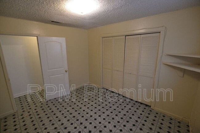 Building Photo - 12369 Palmyra Dr