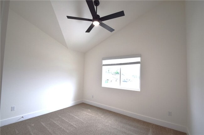 Building Photo - 668 Sun Meadows Loop