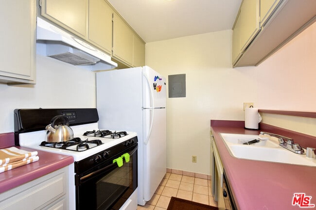 Building Photo - 3600 Bagley Ave