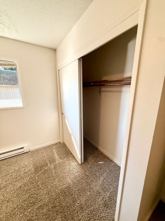 Building Photo - 2BR/1BA Fourplex Near Clark College