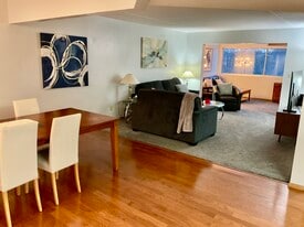 Building Photo - 2100 Valkyrie Dr NW