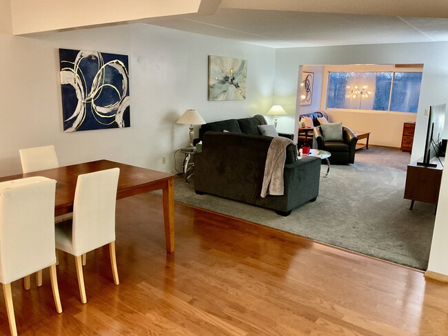 Building Photo - 2100 Valkyrie Dr NW